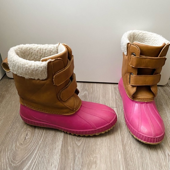 Gap Youth, Teens, Women Snow Boots Water Resistant, Insulated, Size Women US 7-8 - Picture 2 of 8